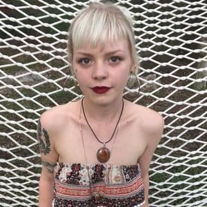 Meet your Posher, Kaya